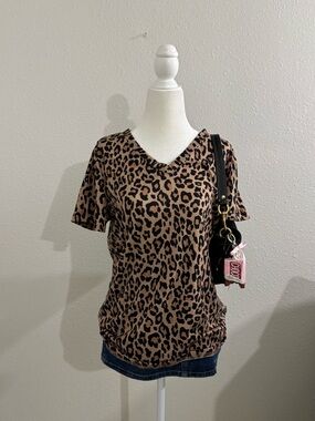 Cheetah print short sleeve